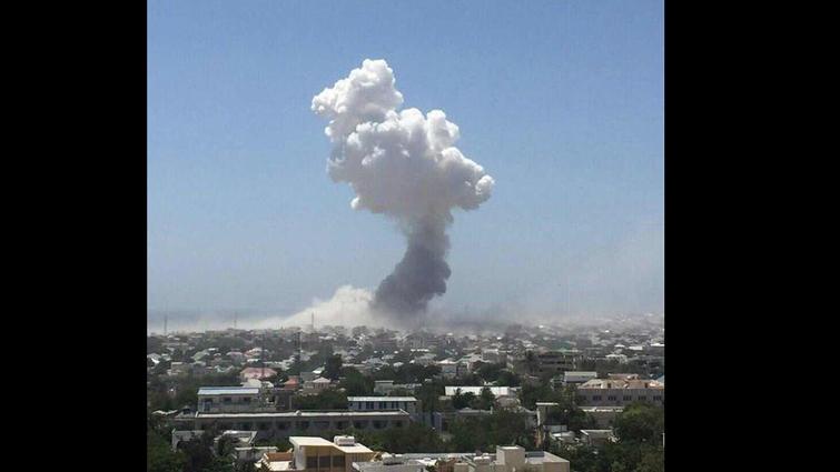 Mogadişu Havalimanı yakınlarında patlama: 13 ölü Mogadişu Havalimanı yakınlarında patlama: 13 ölü